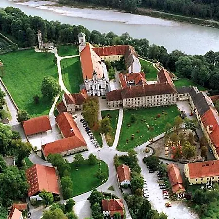 Ξενοδοχείο Klostergasthof Raitenhaslach 4*