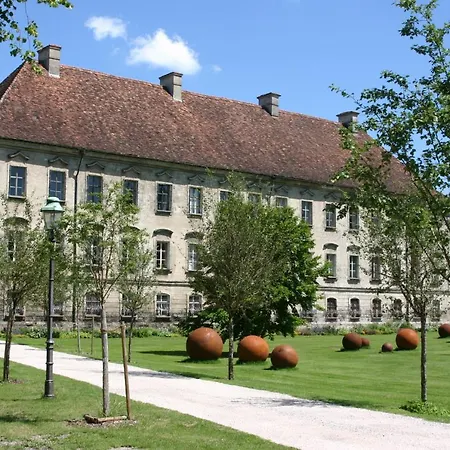 Klostergasthof Raitenhaslach Hotel