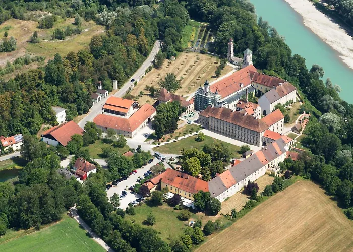Hotel Klostergasthof Raitenhaslach 4*